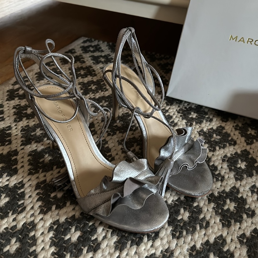 Marc Fisher skinny heel